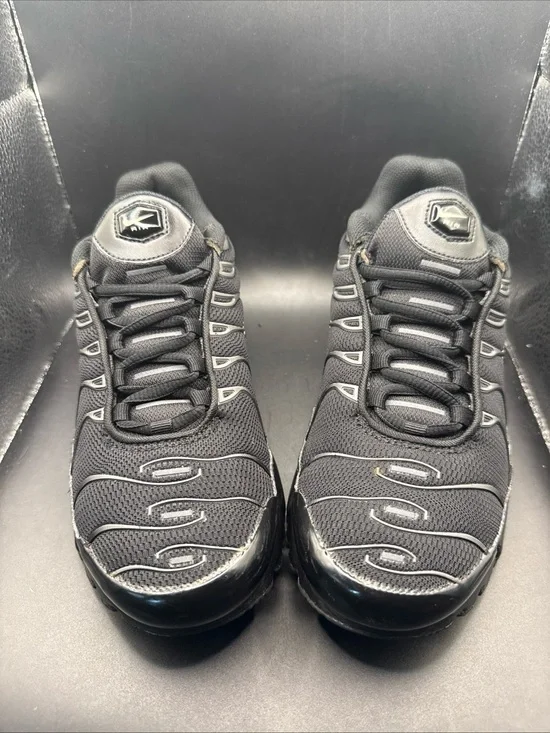 Size 6Y (GS) - Nike Air Max Plus Low Black Pure Platinum, 655020-053, No Box