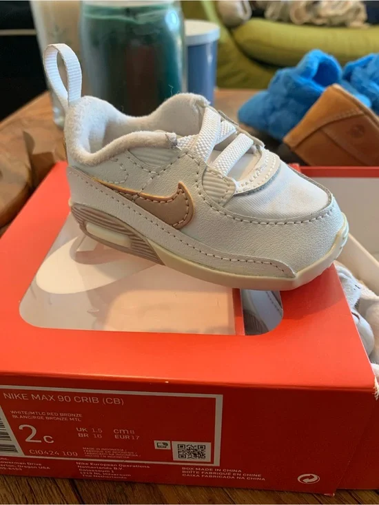 Nike White Infant Max 90 Crib Shoes with Red Box
