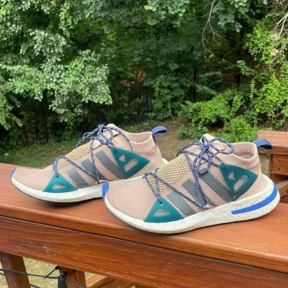 Adidas Boost Women's 8.5  Tan Blue Sneakers