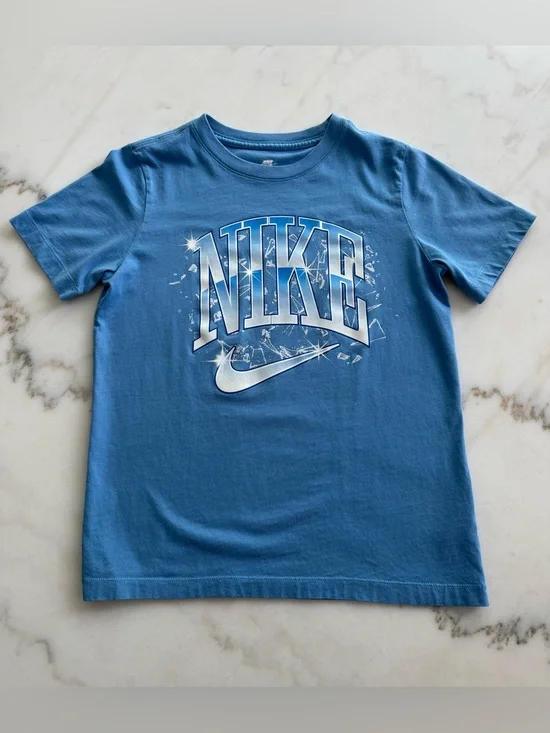 Nike Kids’ Shattered Log Graphic T-Shirt, Size Youth Large
