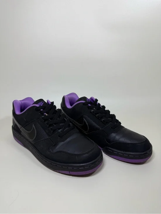 Nike Black Purple Low Top Sneakers Youth 7Y