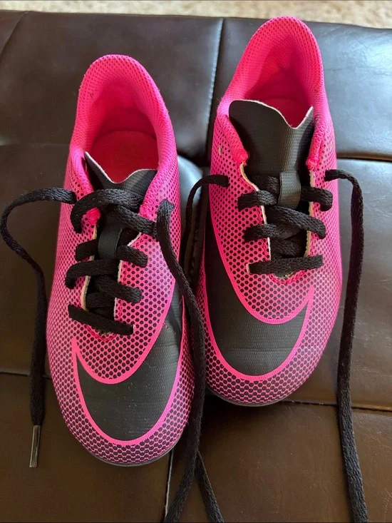 Nike Kids Hot Pink and Black Cleats