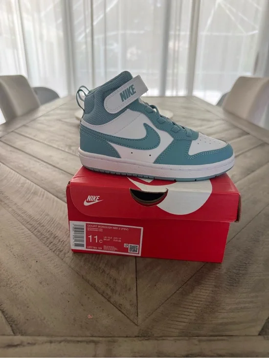 Nike Kids Mid-Top Sneakers in Teal and White