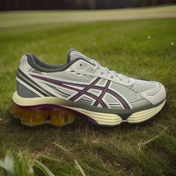 New Women's Size 9.5 Asics Gel-Kinetic Fluent White Truffle Grey 1203A591-100