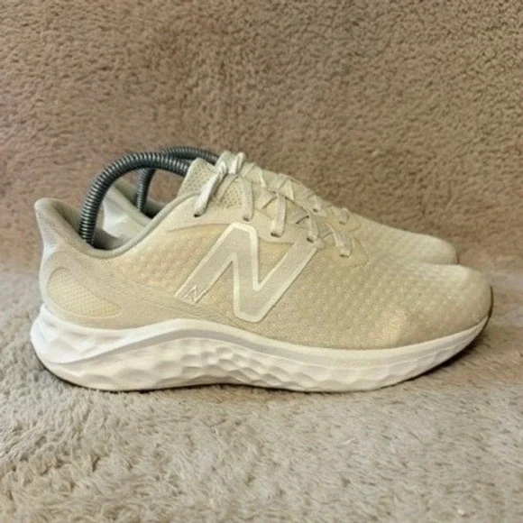 New Balance Fresh Foam Arishi v4 Womens Running Shoes Cream WARISRW4 Size 8
