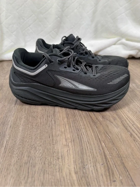 Altra Women's Black Olympus Road Running Shoes - Size 8.5
