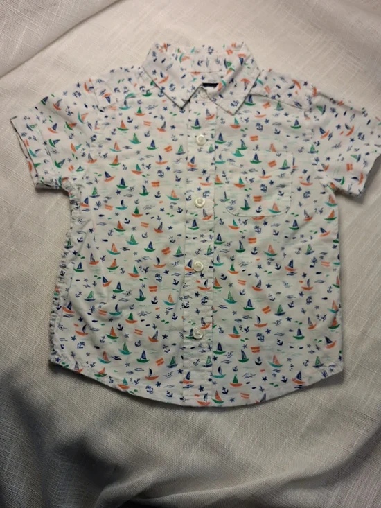 The Children's Place White Button-Up Shirt with Orange, Green & Blue Sailboats