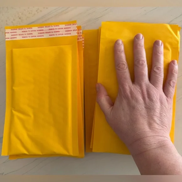 Pack of 100 Kraft Paper Bubble Mailers 4.25” x 8” NEW