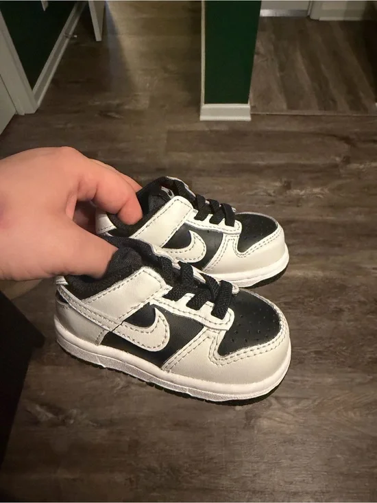 Nike Toddlers Black and White Dunks