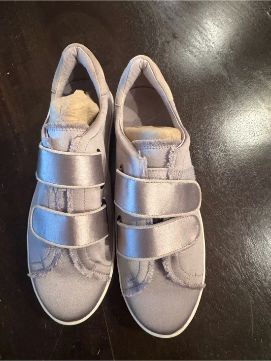 Casual Velcro Slip-On Sneakers in Light Gray