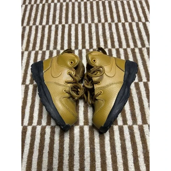 Nike Manoa Toddler Size 6C Wheat Curry Gold Brown High Top Boots BQ5374-700 Shoe