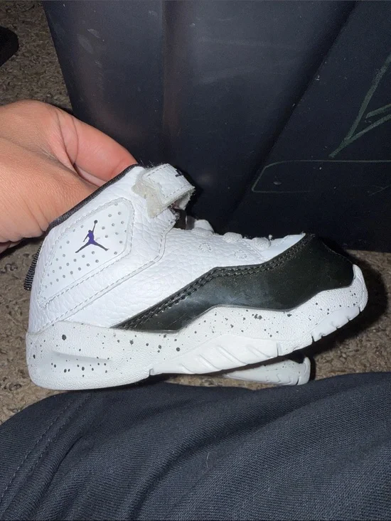 Jordan Toddler Sneakers in White, Black & Purple Accent