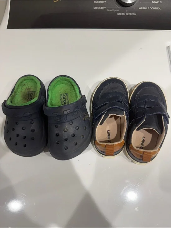 CROCS Navy Clog with Bright Green Liner - Kids