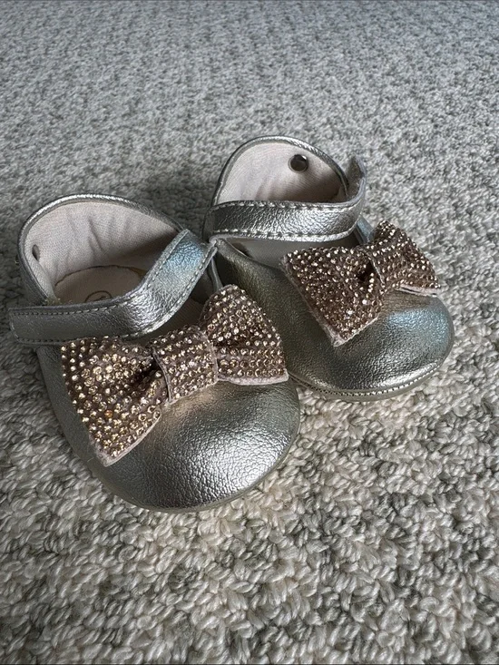 Pampili Silver Toddler Mary Jane Shoes with Crystal Bow Accents