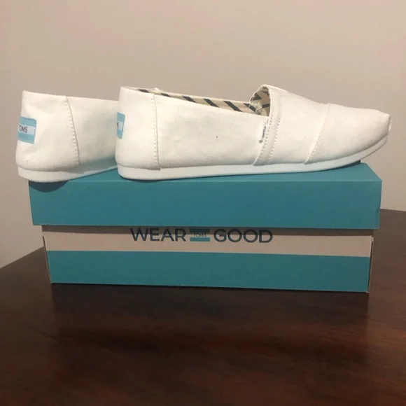 Toms Slip-On with Black Chevron Pattern on Cream Canvas