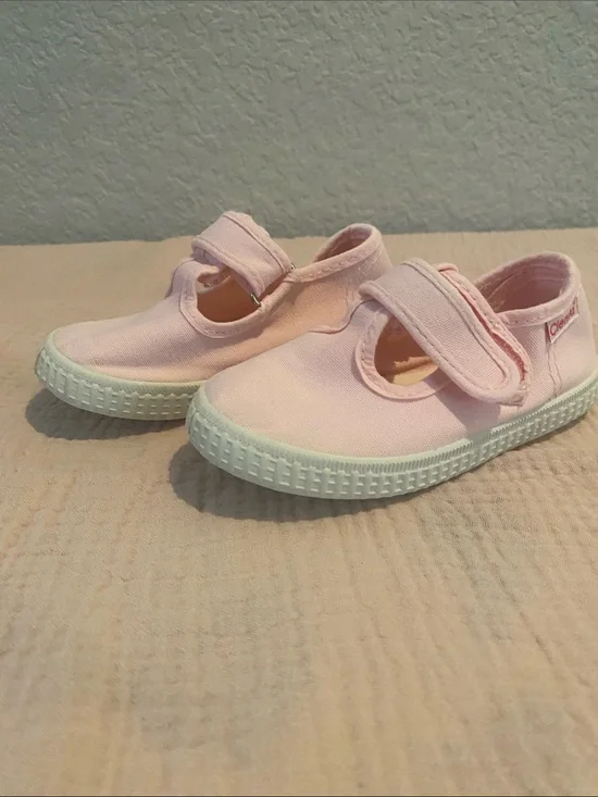 Kids Pink Canvas Mary Jane Sneakers with Hook-and-Loop Strap