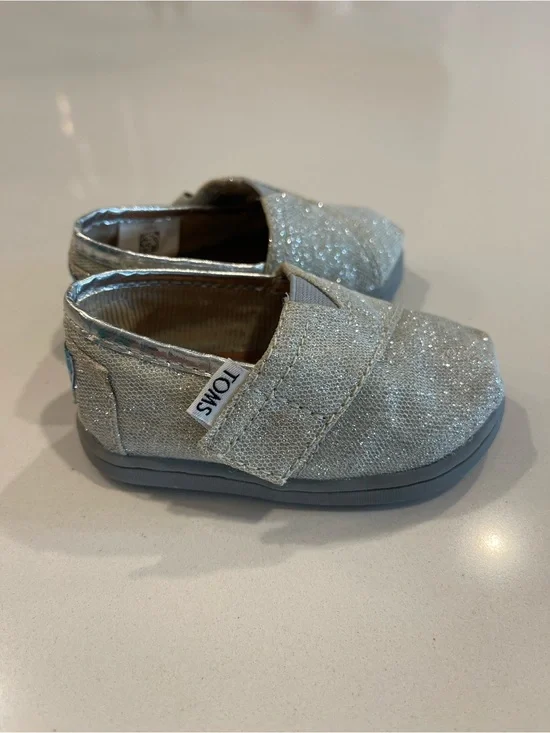 TOMS silver glitter classic Toddler shoe size T4
