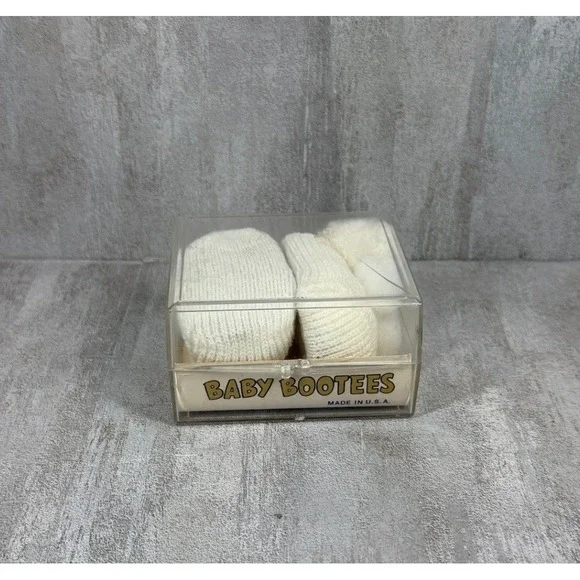 Vintage Baby Bootees Newborn to 3 Months Cream White Knit Pom Pom Made in USA