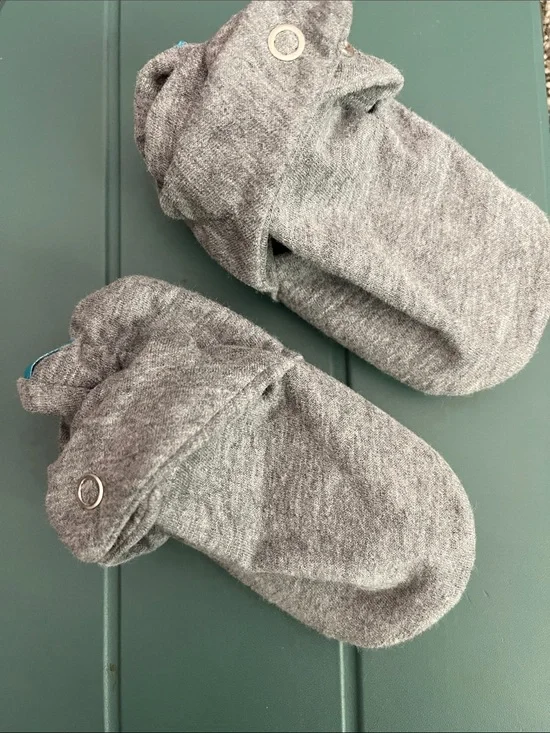 NWOT Ten Little Gray Knit Baby Booties - Soft Cozy Pair
