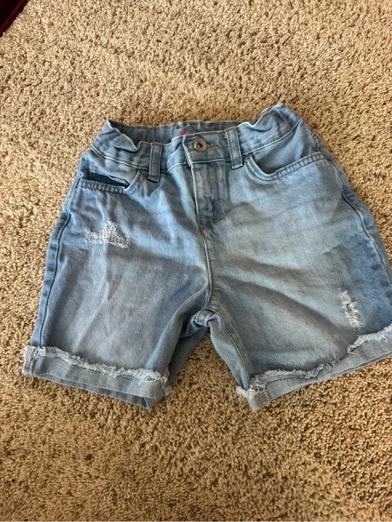 Girls denim shorts 🩳