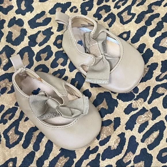Baby gap bow tan leather flats