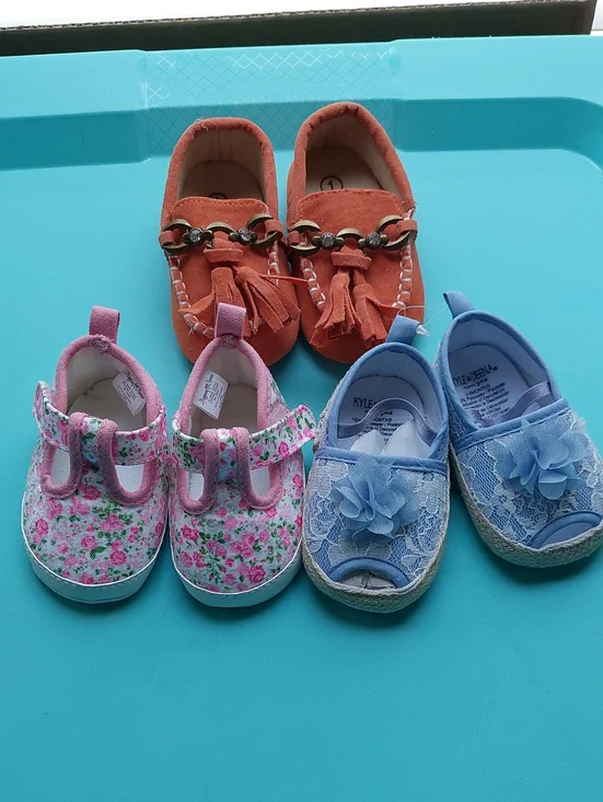 3 Girl's Infant Slip On Shoes - Sz 1 (3-6M)