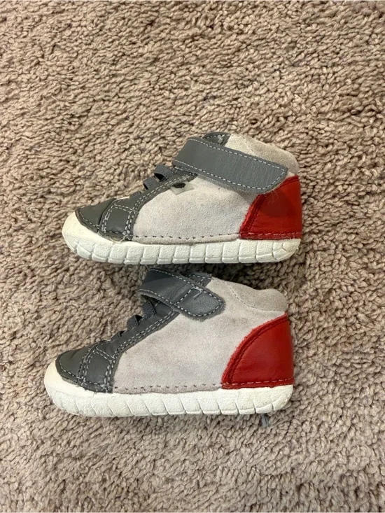 Old Soles high pave Gray Suede Baby Sneakers Red Heel baby walker shoes size 3