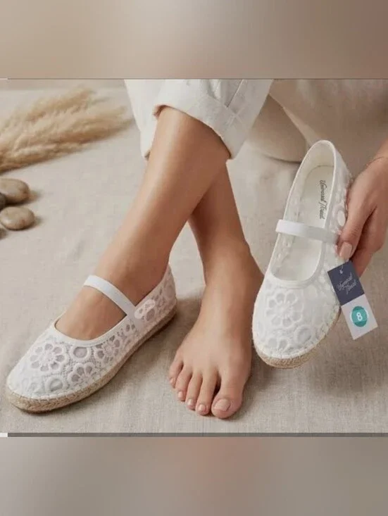 Universal Thread White Lace Mary Jane Espadrilles with Strap Size 8
