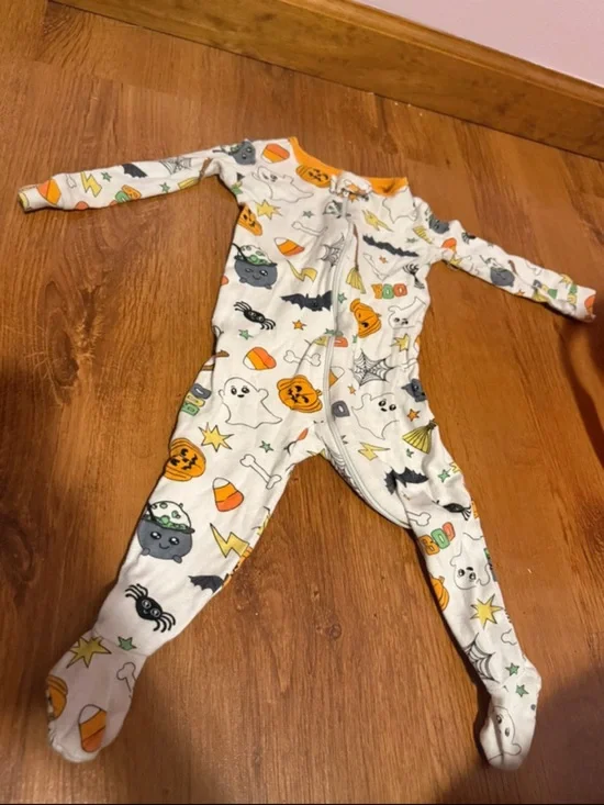 The Children's Place White Halloween Print Footed One-Piece