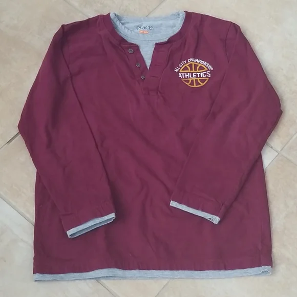 Children place burgandy & grey basketball henley L