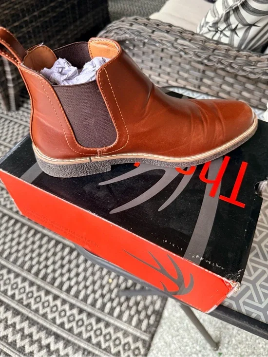 Little boys  Chelsea Boot in Brown - Classic Slip-On Ankle Boot