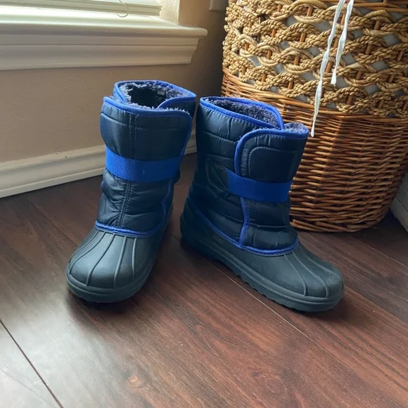 THE CHILDREN'S PLACE BLUE WINTER SNOW BOOTS Big Kid SIZE 6