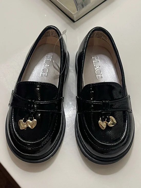 The Children's Place Black Patent Loafers with Gold Heart Charms