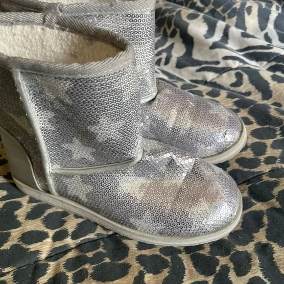 Girls Silver Sequin Boots, Sparkly‎ Winter Boots, Toddler Kids Size 2