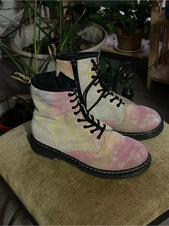 Dr. Martens Pastel Tie-Dye Suede Lace-Up Boots size 37/ US5 EXCELLENT