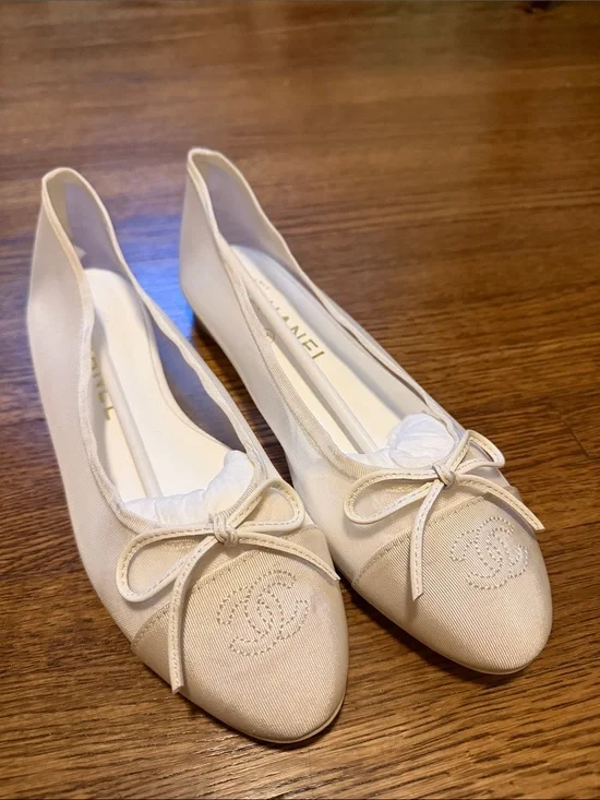 DHgate Cream Canvas Bow Cap-Toe Ballet Flats