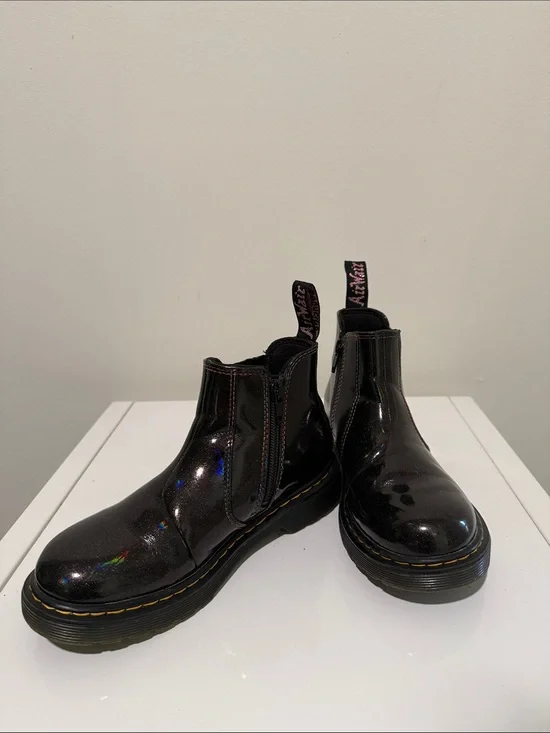 Dr. Martens Kids Unisex Patent Light Show Chelsea Boots with Yellow Stitching