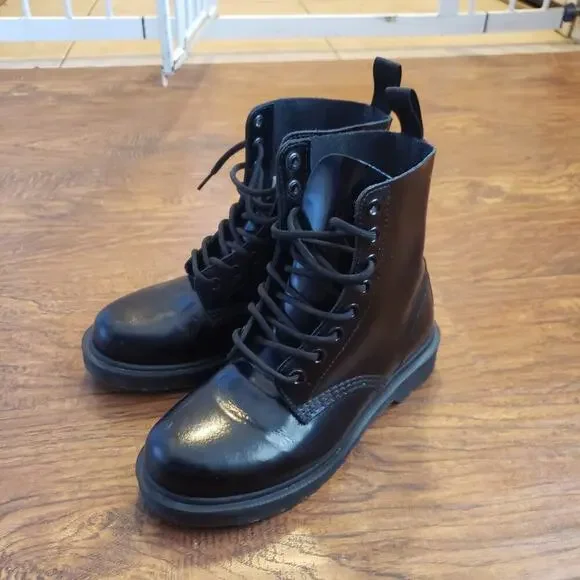 Dr. Martens sz 5 girls older 1460 Combat Boots Black Patent Leather