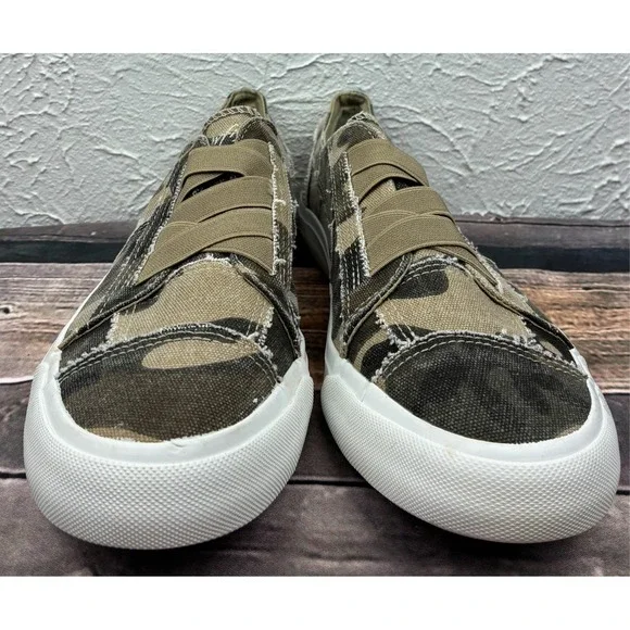 Blowfish Malibu Camo Canvas Slip On Sneakers Distressed Camouflage