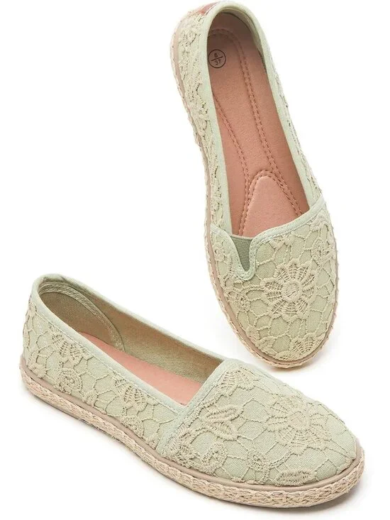 Women's Green Rubber Flower Embroidered Comfortable Round Toe Casual Ballet Flat