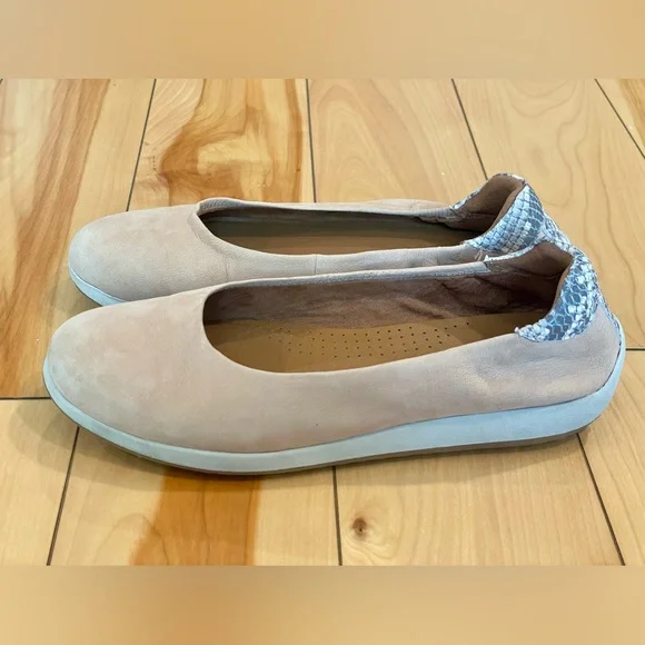 Caslon‎ Nordstrom Leather Snake Embossed Heel Flats Size 6