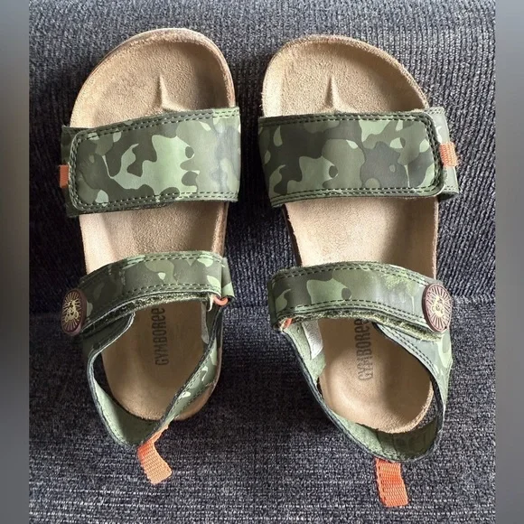 GYMBOREE Green Camouflage Sandals Adjustable Comfort/boys size 1