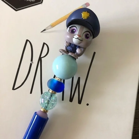 Disney Doorables: Zootopia: Judy Hopps as kid handmade beaded pen