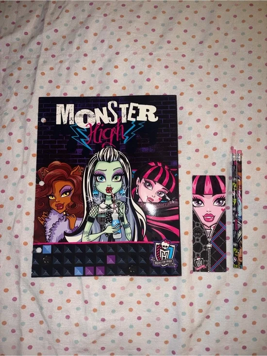 Monster High Portfolio Folder Ruler Bookmark Pencil Set Draculaura Clawdeen