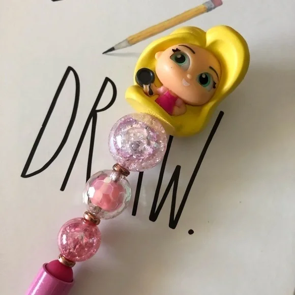 Disney Doorables: Tangled: Repunzel with Frying Pan handmade beaded pen