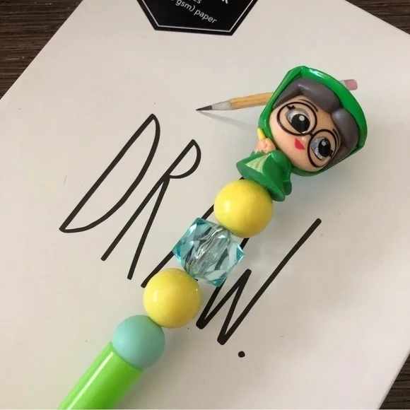 Disney Doorables: Sleeping Beauty: Fairy Fauna handmade beaded pen