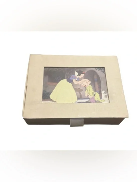 Snow White note card set with Illustrated Lid - Cream
