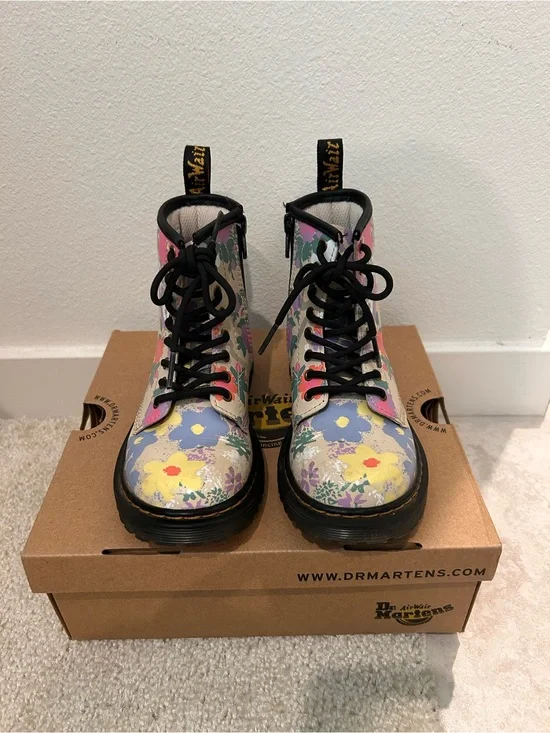 Dr Martens Junior 1460 Floral Mash up Leather Lace Up boots Junior size 13