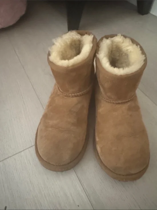 UGG Kids Chestnut Suede Shearling Booties