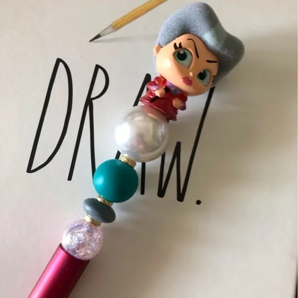 Disney Doorables: Cinderella: Lady Tremaine handmade beaded pen